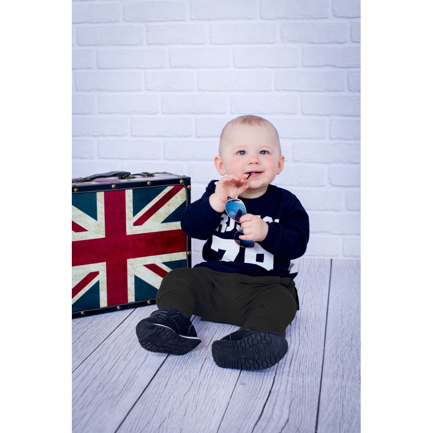 Likwidacja Czarne spodnie bawełniane lekkie z wyciąganą gumką bezuciskowe NEON szkoła