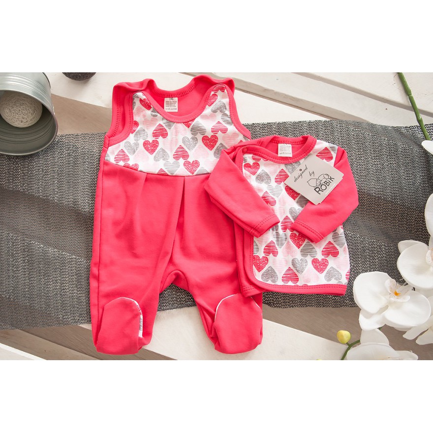 Malinowa WYPRAWKA dla noworodka w serca, koszulka + śpiochy 2cz. wzór 112C