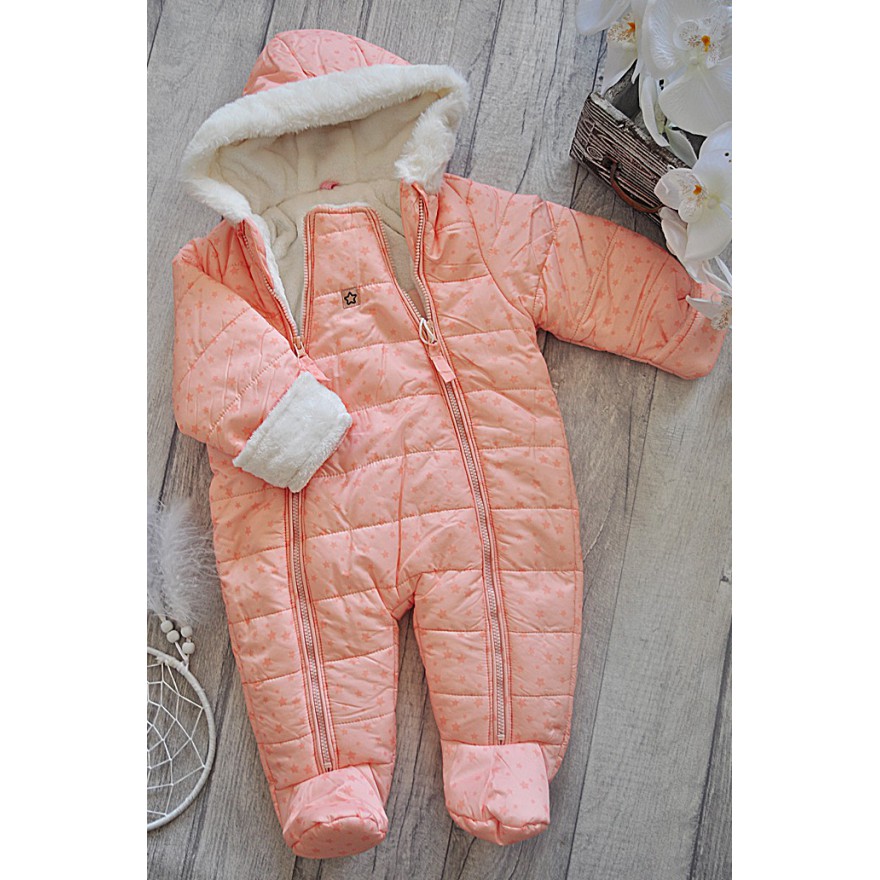 Brzoskwiniowy KOMBINEZON w gwiazdki pikowany na futerku 2 suwaki ZIMA