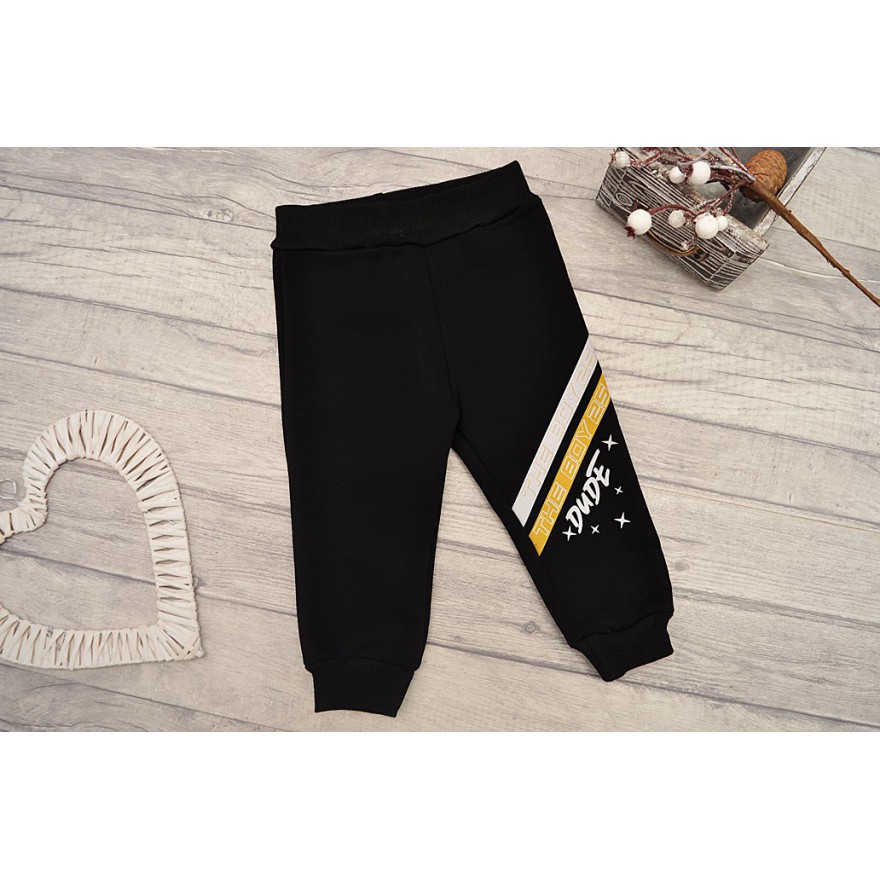 Dres ocieplany WAR FOR THOUGHT musztardowa bluza, czarne spodnie, komplet