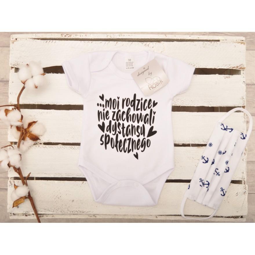 BODY białe MOI RODZICE NIE ZACHOWALI DYSTANSU SPOŁECZNEGO krótki rękaw