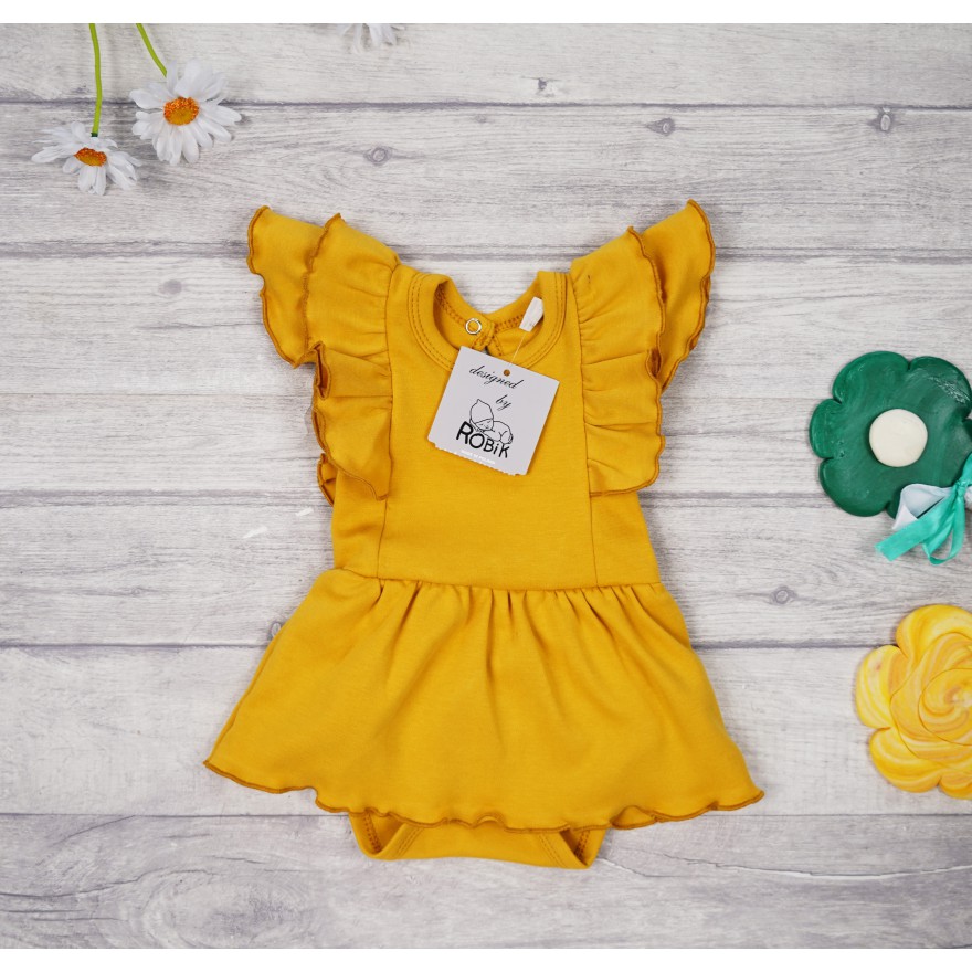 BODY SUKIENKA musztardowa gładka z ozdobnym krótkim rękawem