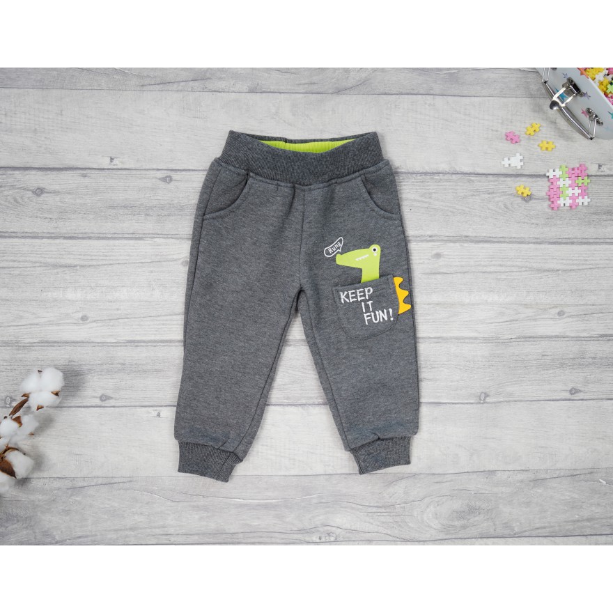 Szare SPODNIE ocieplane zielony DINO chłopięce spodenki dresowe