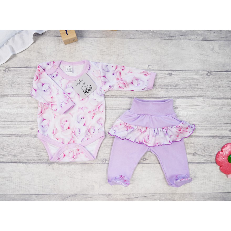 Fioletowy komplet 2cz NADIA body + półśpiochy z falbanką w kwiaty