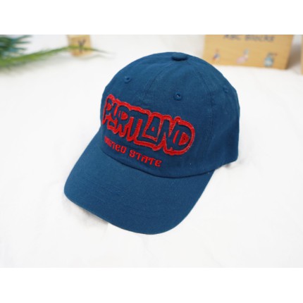 CZAPKA Z DASZKIEM chłopięca ciemnoniebieska PORTLAND bejsbolówka