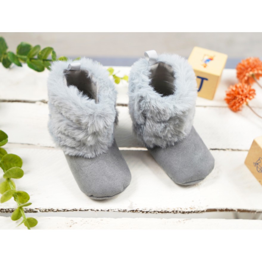 Szare buty NIECHODKI z futerkiem BUCIKI dziewczęce