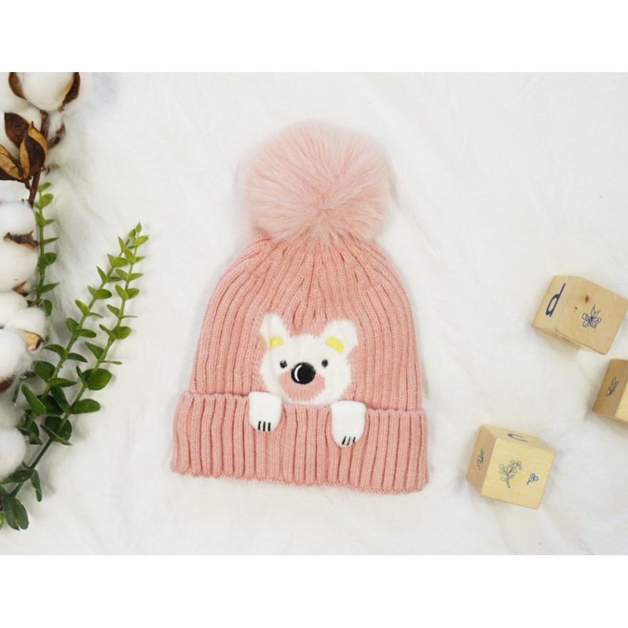 Różowa czapka MIŚ z pomponem