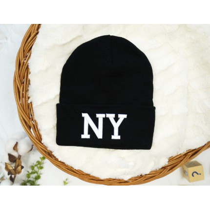 Czarna CZAPKA dziecięca NY