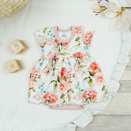 BODY SUKIENKA pudrowa w róże angielskie krótki rękaw w. 422