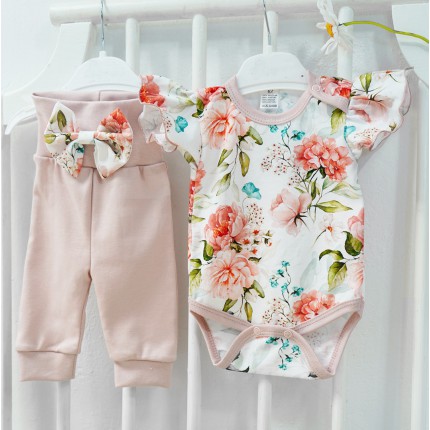 Różowy w brzoskwiniowe kwiaty komplet 2cz body + spodnie z kokardą HANIA II w. 422