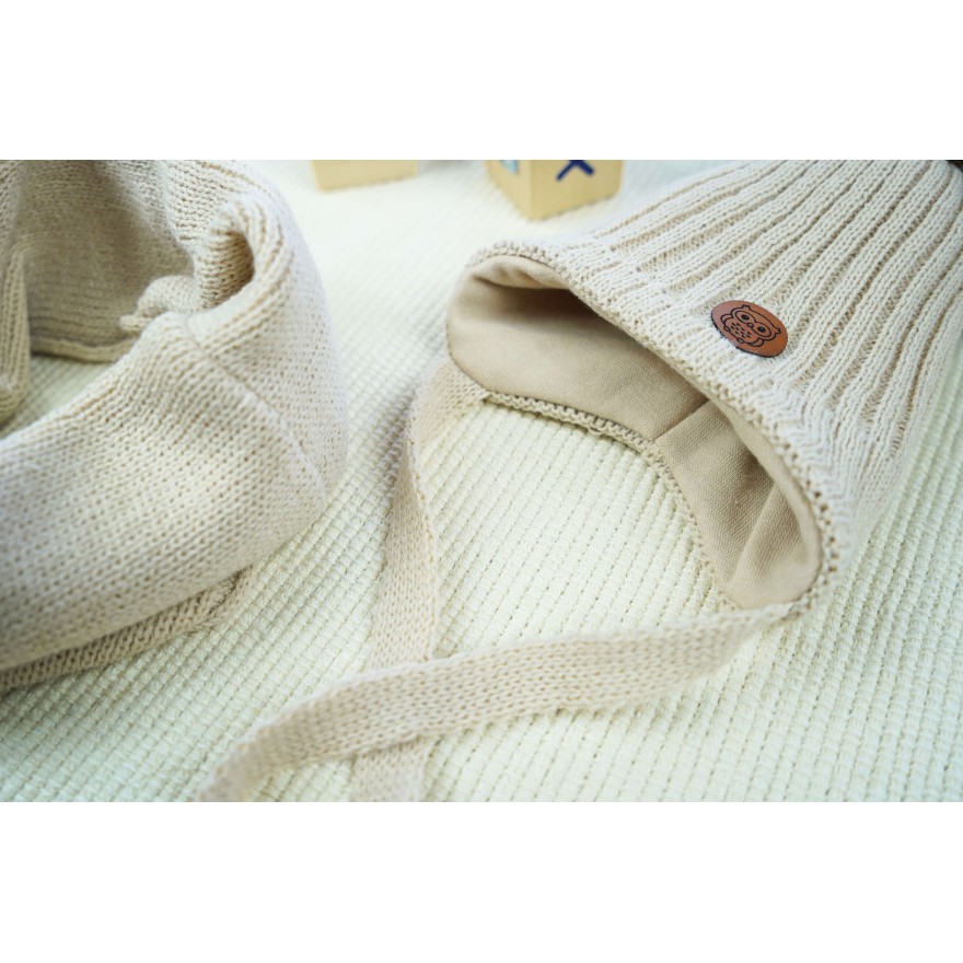 Jasno beżowy komplet zimowy SÓWKA czapka + komin z pomponem