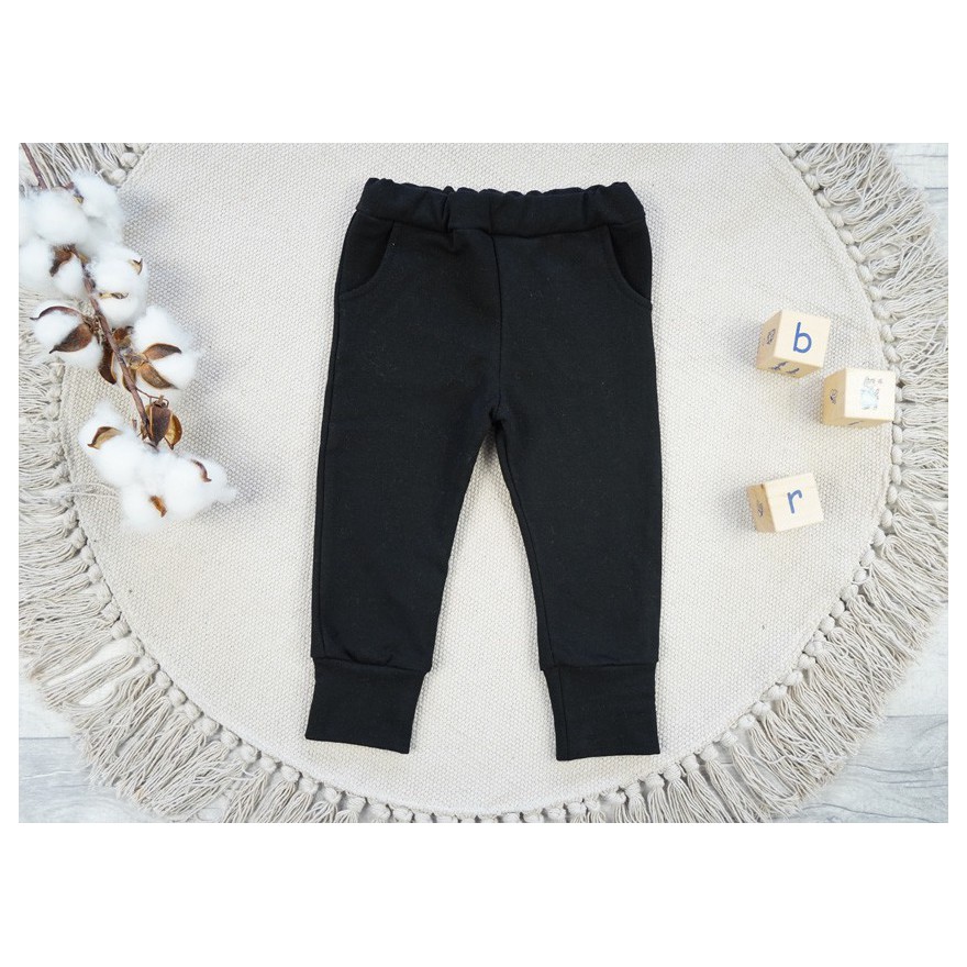 Czarne spodnie DRESOWE NA MESZKU, miękkie, dla wrażliwców