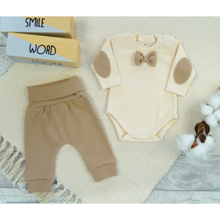Beżowo- kawowy KOMPLET ELEGANCKI prążek body z muchą + spodnie CHRZEST święta