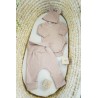 Beżowy komplet niemowlęcy z regulacją wielkości w prążek body spodnie czapka wyprawka