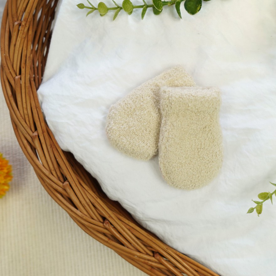 Beżowe RĘKAWICZKI ŁAPKI OCIEPLANE na futerku 10cm