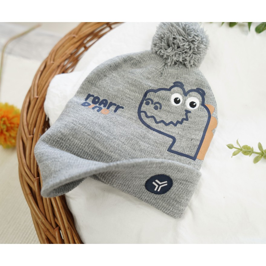 Szara CZAPKA dziecięca zimowa  z pomponem DINO