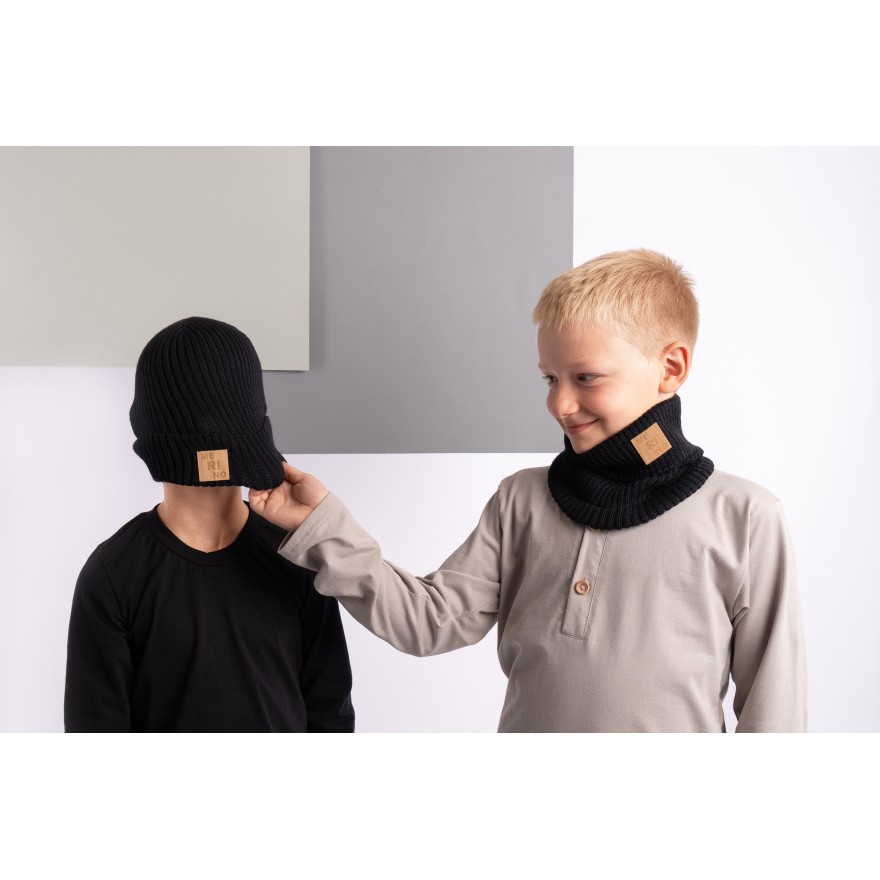 Merino czapka czarna 100% wełna podwijana jesień zima